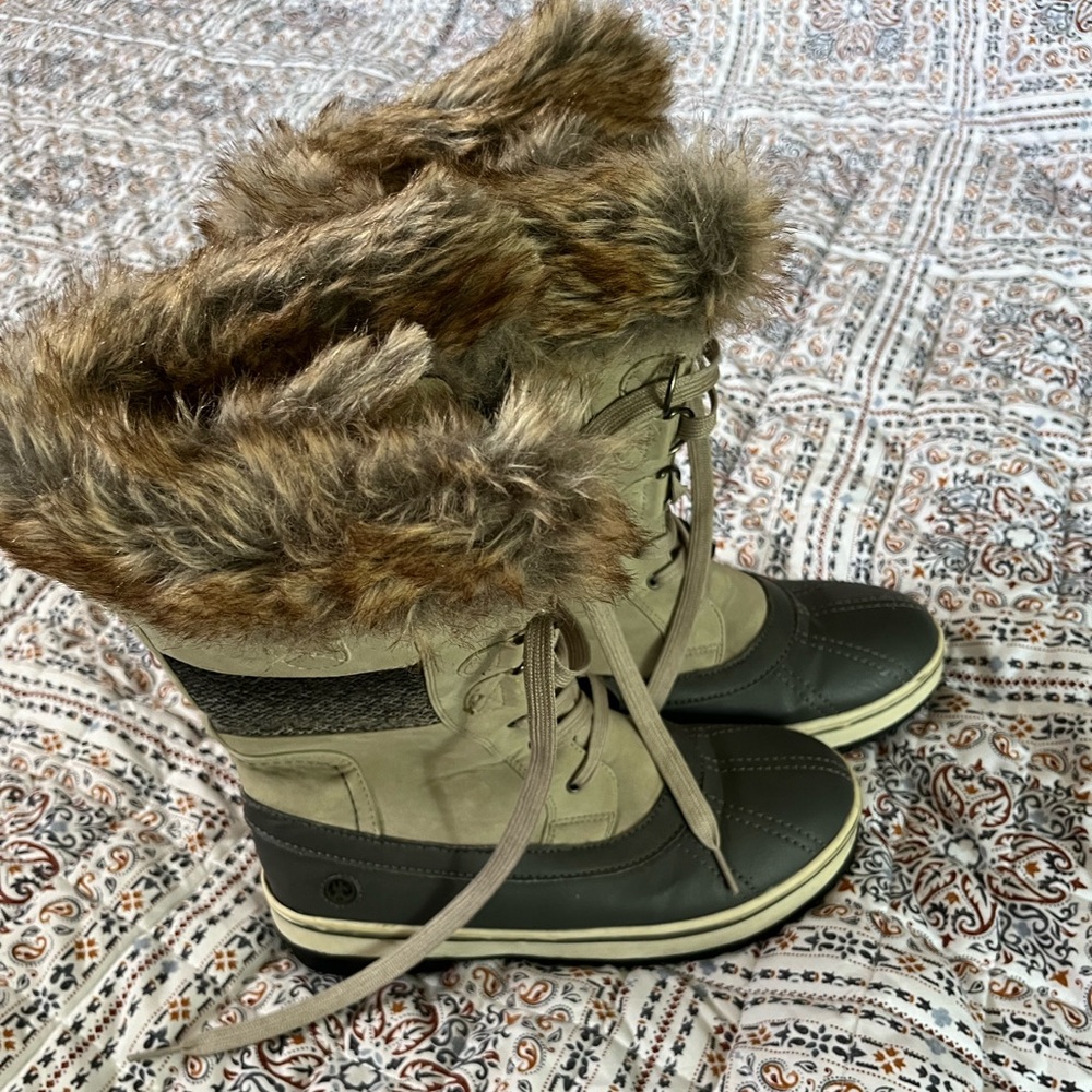 Northside size 9 Women’s winter boots